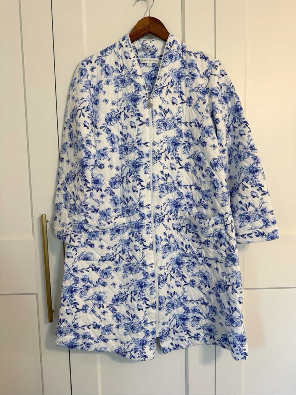 Eileen West Women’s S/M Diamond Quilt Zip Robe Romantic Floral Cottage Core